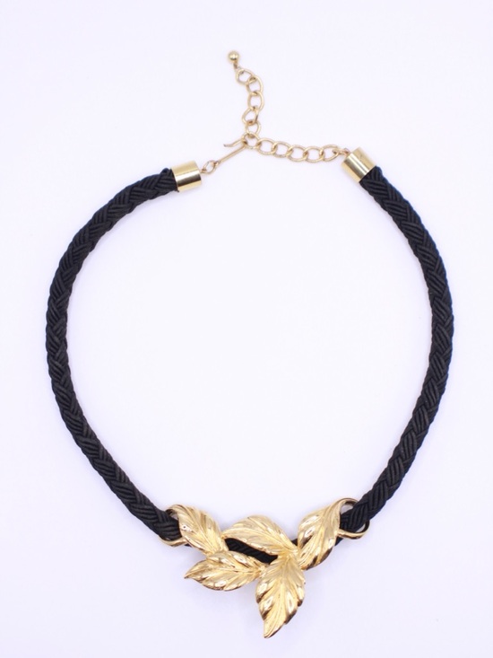 Avon Jewelry - Vintage Avon Gold Tone Whispering Leaves Choker black weaved Necklace 19”